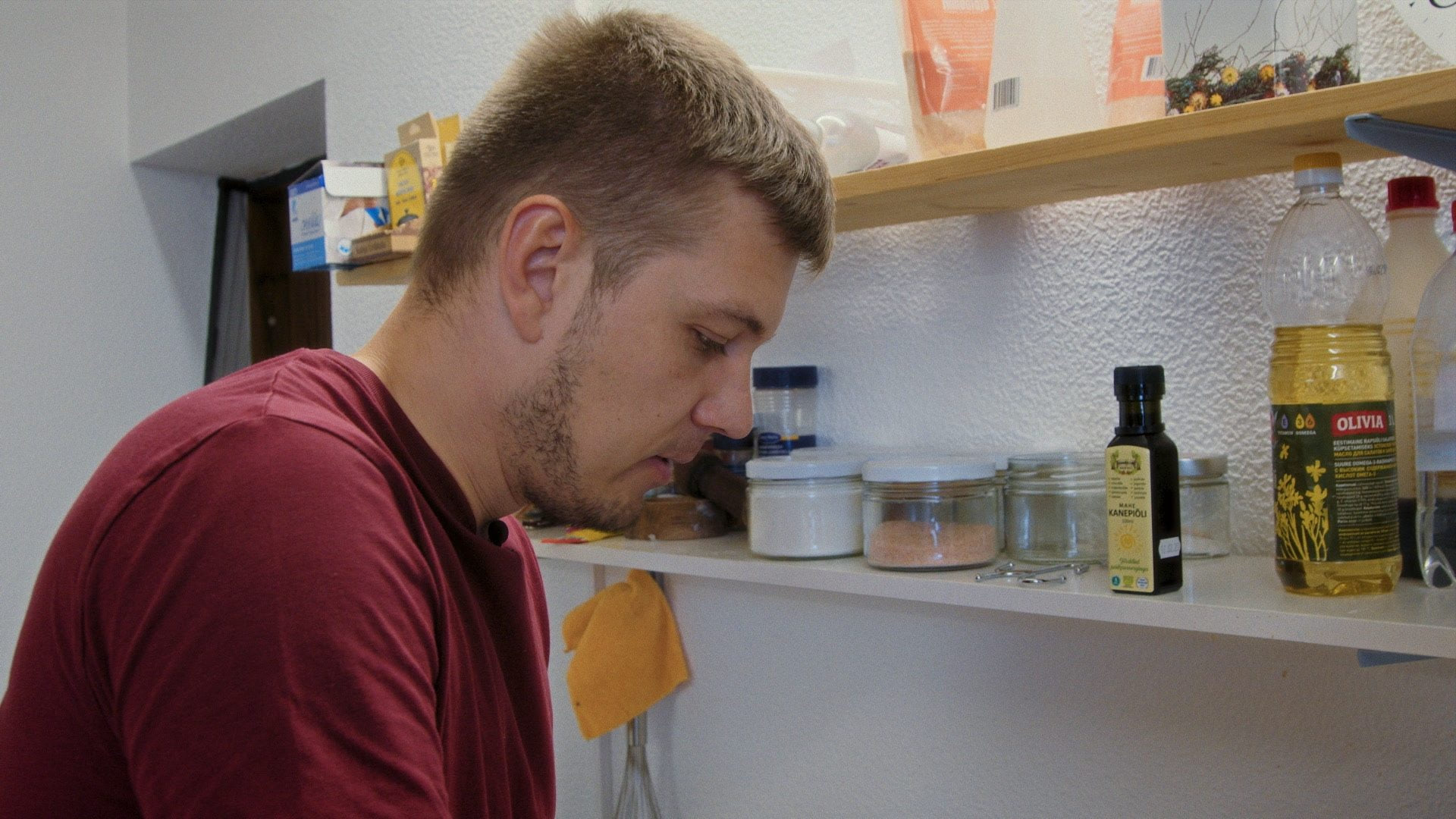 Tanel and chickens. Season 3. — still 22