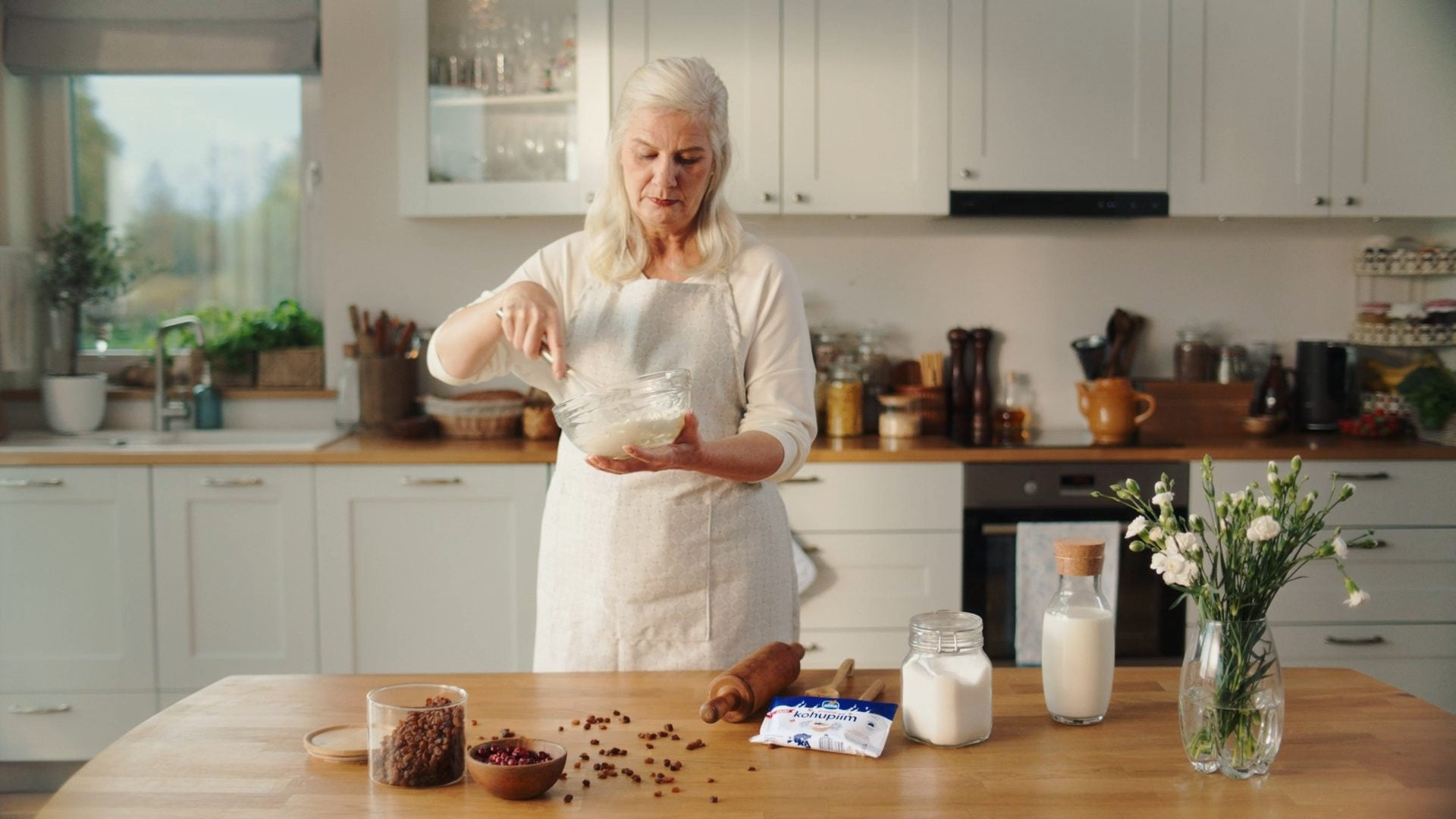 Alma curd — still 1