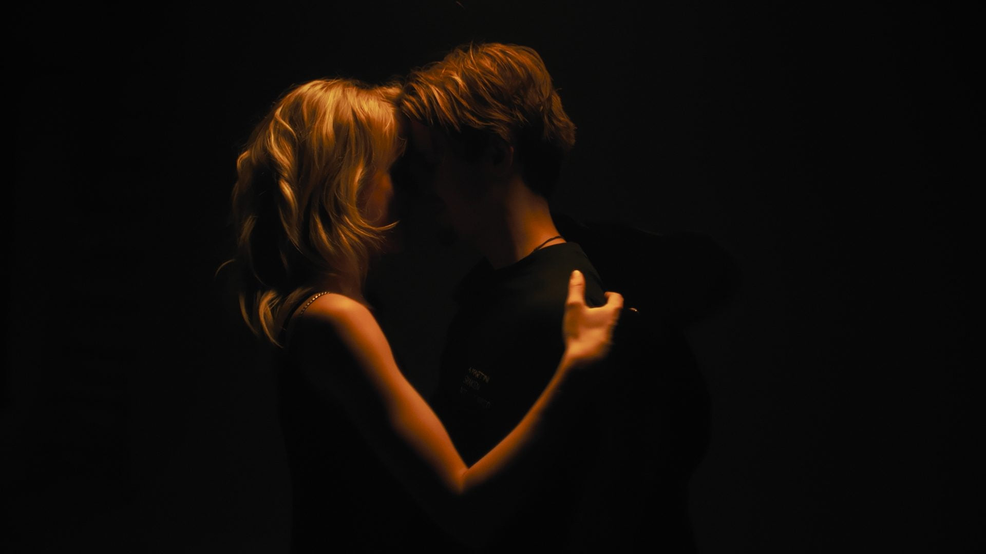 Desyr — still 4