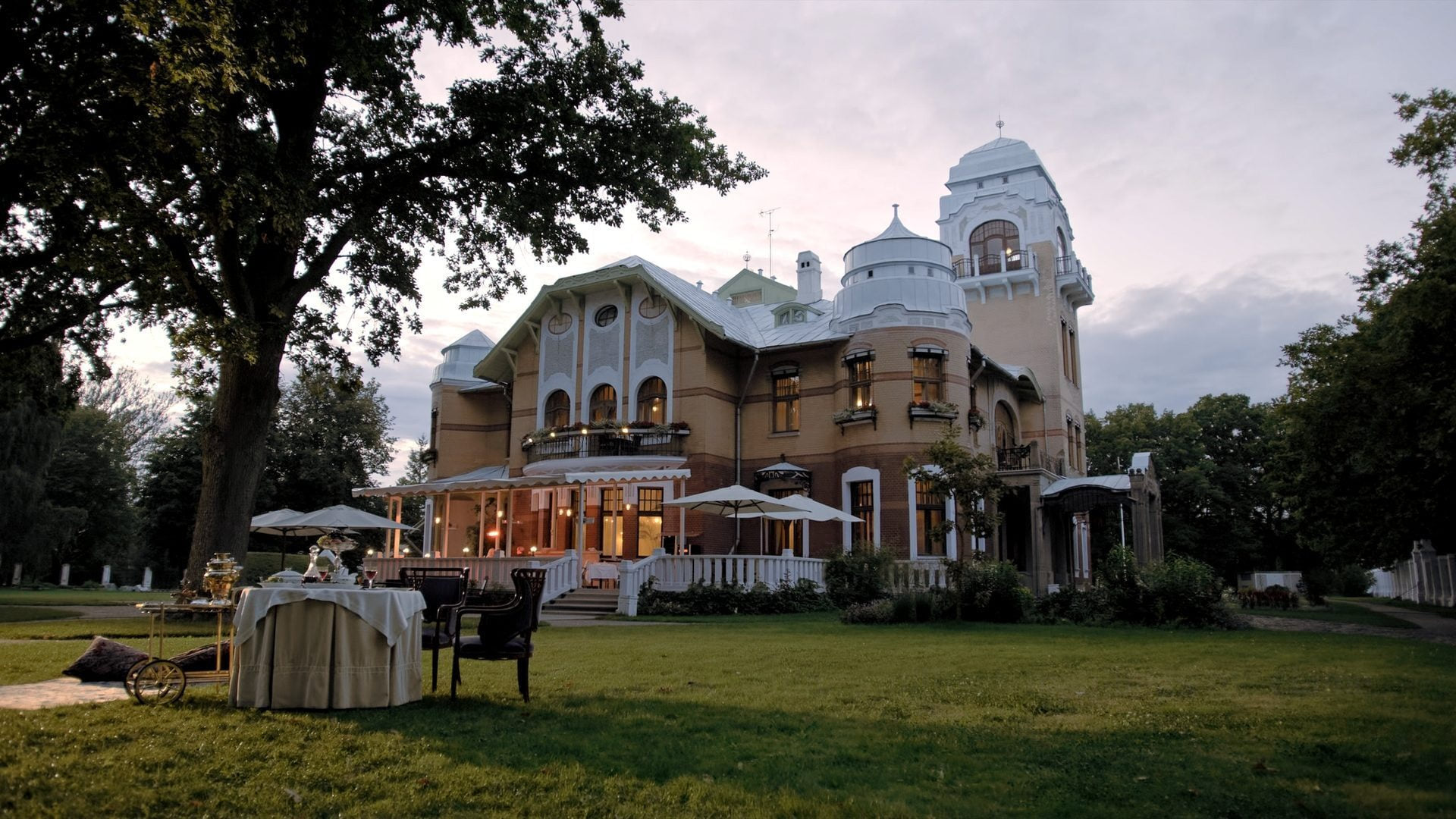 Villa Ammende — still 1