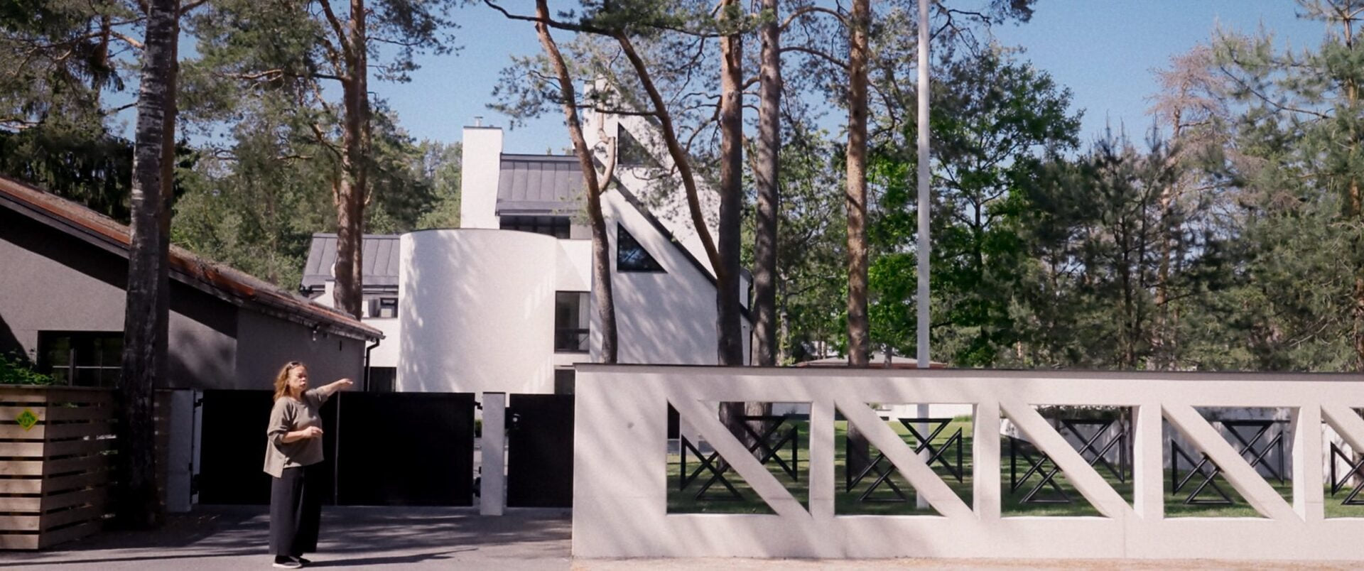 Postmodern. Bold & Beautiful — still 18